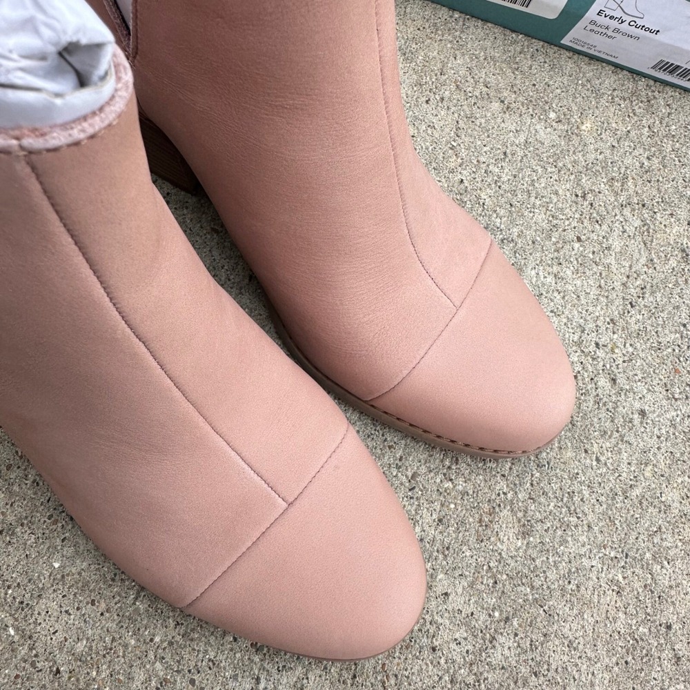 New TOMS Everly Cutout Booties Leather Ankle Boots Buck Size 7.5 - Picture 3 of 6